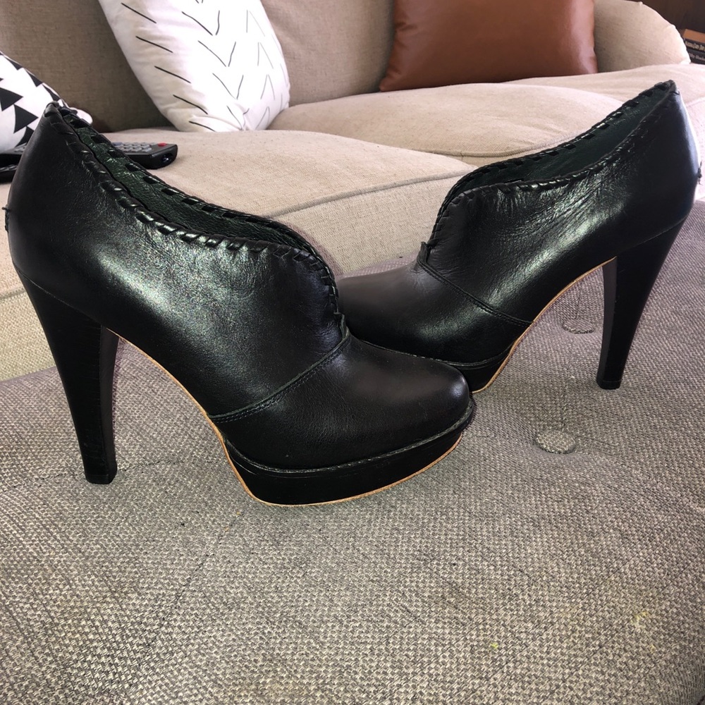 UGG black leather bootie